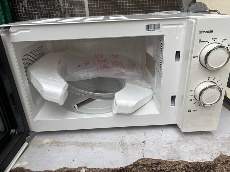 Brand new dawlance microwave oven 2