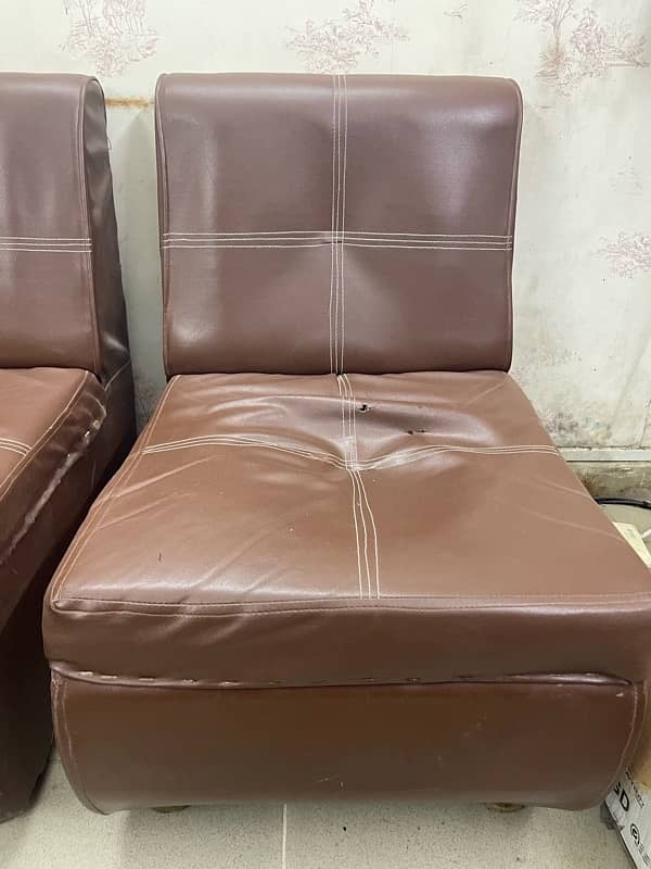 Single Seater / 2 Seater Sofa available (Urgent Sale) 1