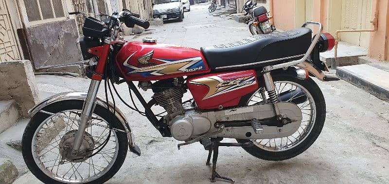 Honda cg125 2020 model lhr num urjent sale need cash 9