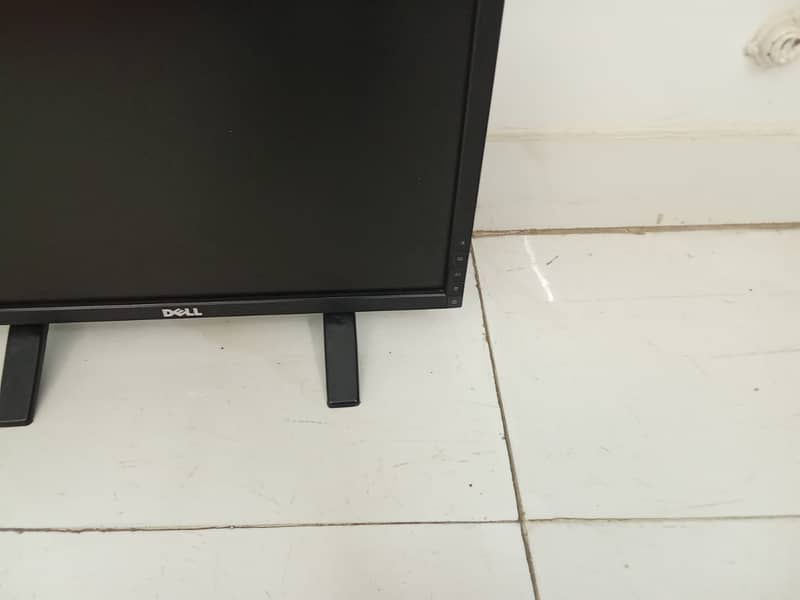 Hd monitor with VGA cable plus warranty 2