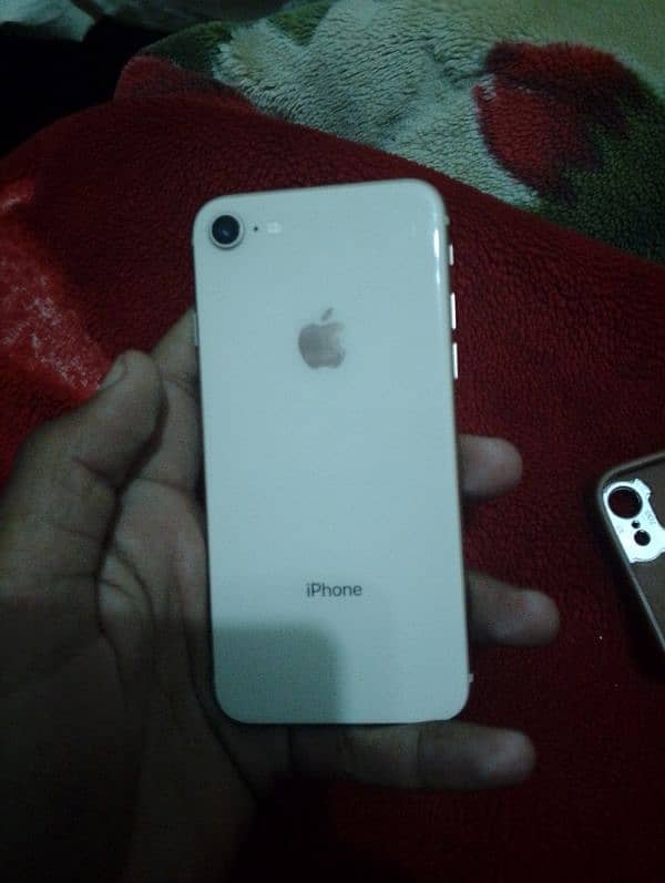 iphone 8 non pta Gold colour like new 2