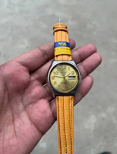 Seiko 5 Automatic 21-jewels Golden dial