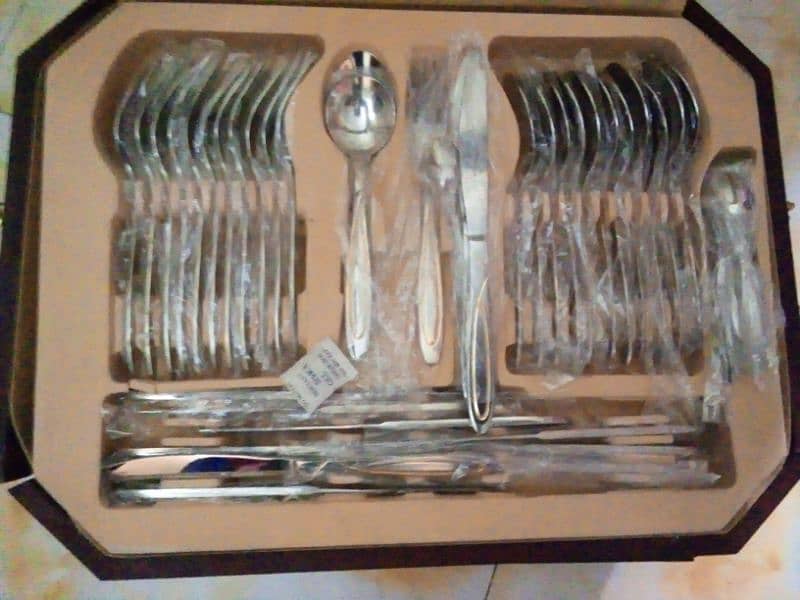 Spone Cutlery Set 128 Pc 2