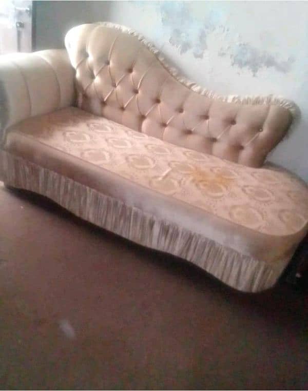 Good condition Furniture 0