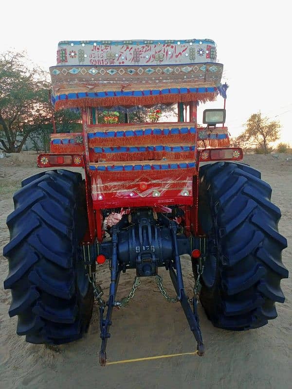 Tractor 385 Massey Ferguson 3