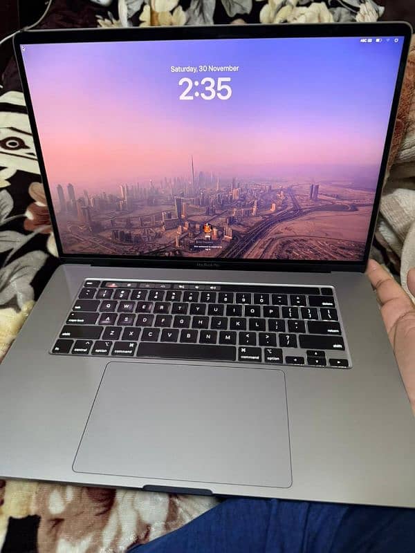 MAC book pro 16 inches 4