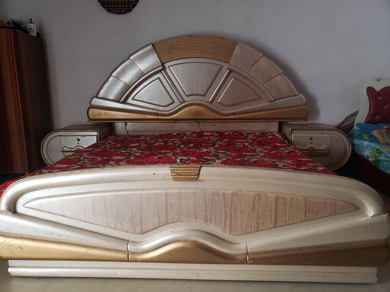 king size bed with dressing 0