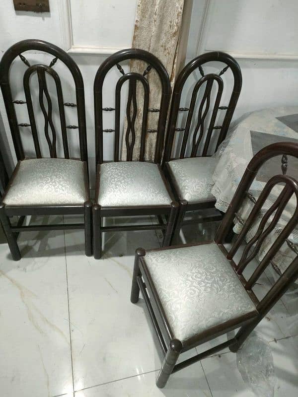 5' Round Dinning Table with 6 Chairs 1