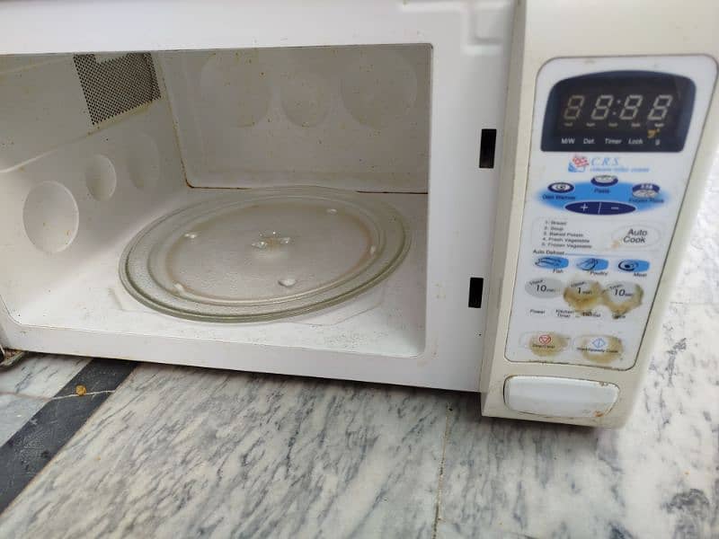 Used Dawlance Microwave Oven 36 liter 2