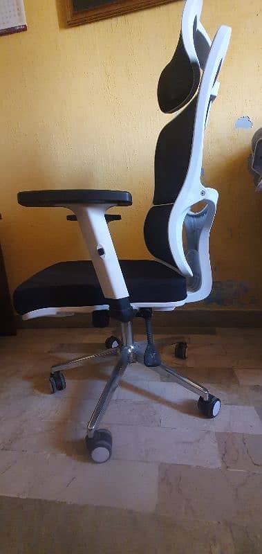 Study Chair 2