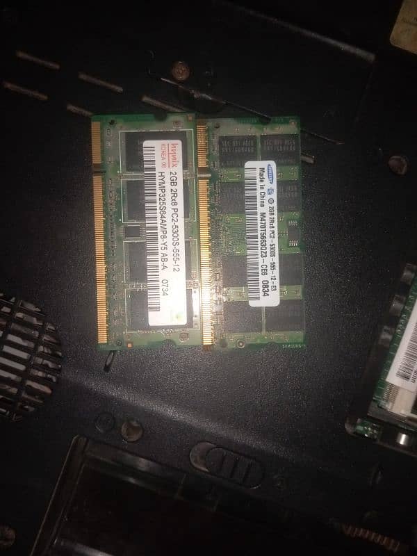 Two HDD (160+120) + 2 Ram(2+2=4GB) 7