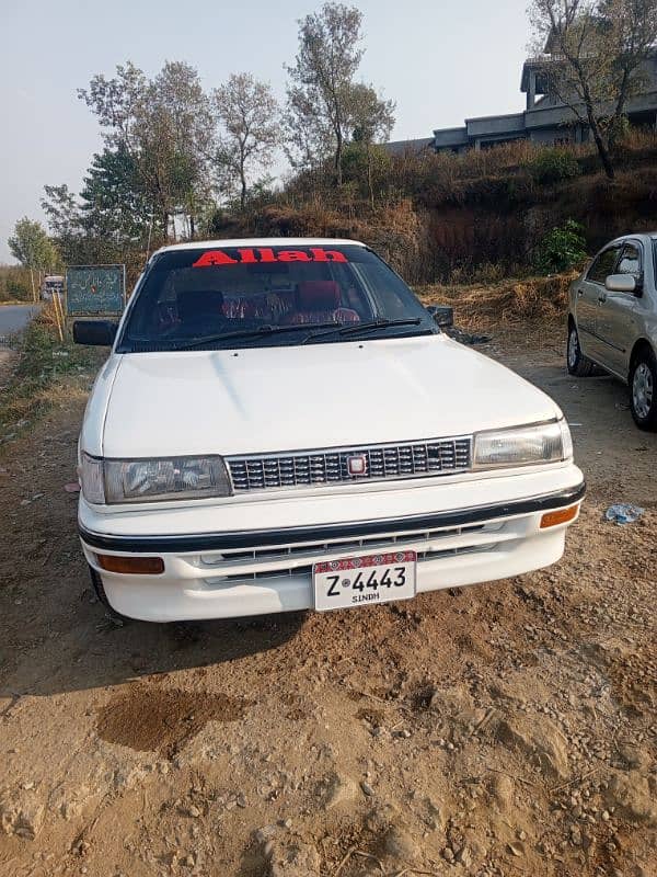 Toyota Corolla  1990 model 3