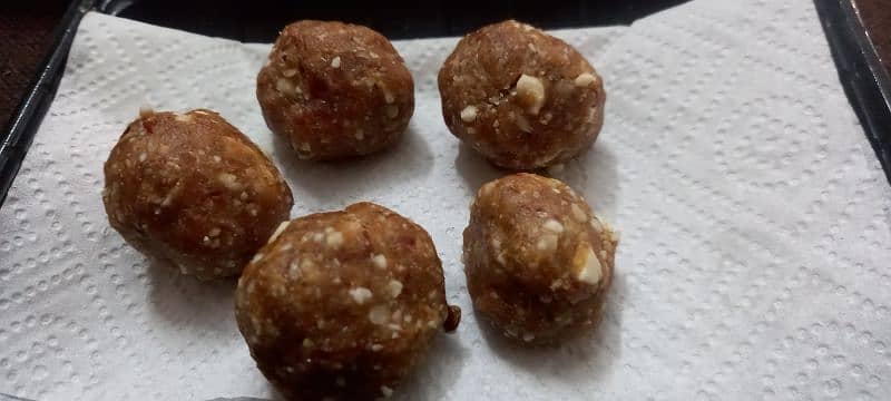 Dates and Nuts balls freshly home made 0