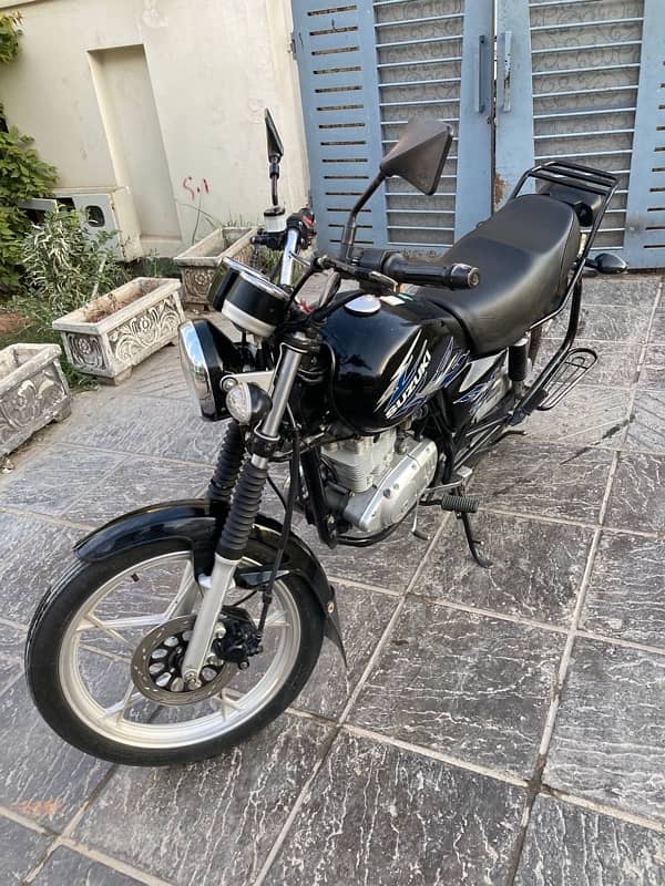 Suzuki 150 Full option 6