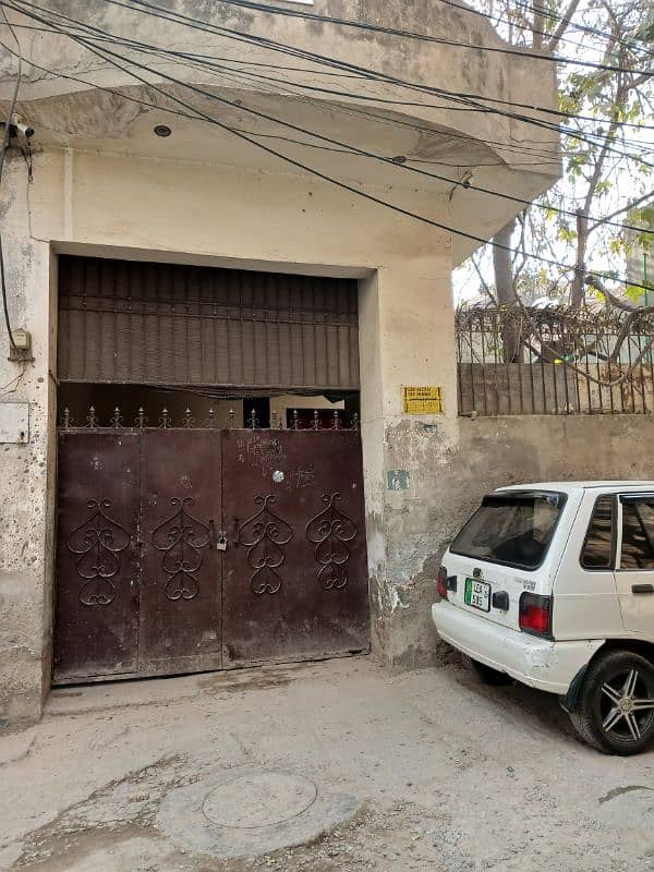 House For Sale  Good Location Walton Cantt lahore 7.5 marla 2