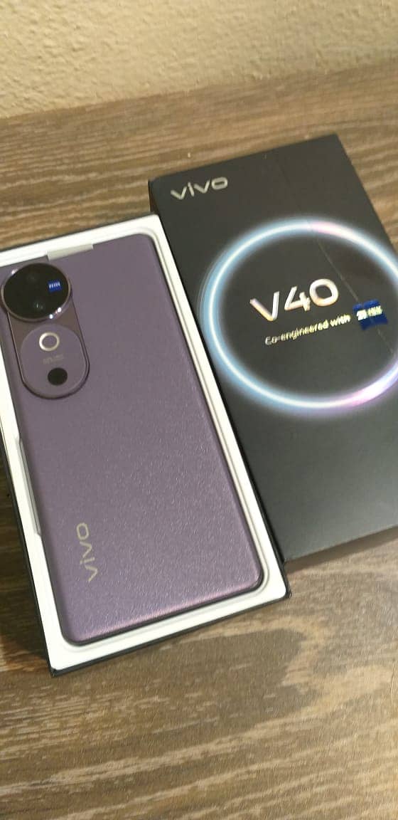 VIVO V40 24/256 GB PTA Approved Whatsapp (03200-977479) 0