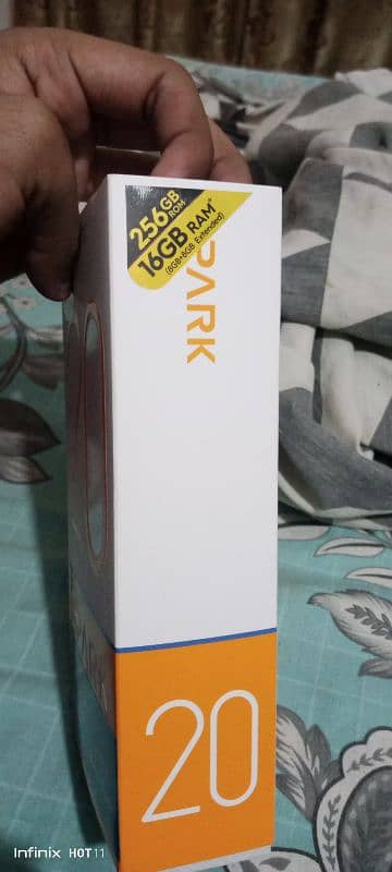 Tecno spark 20 8+8/256 5