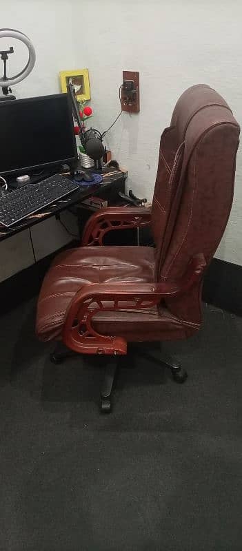 Office chair 0