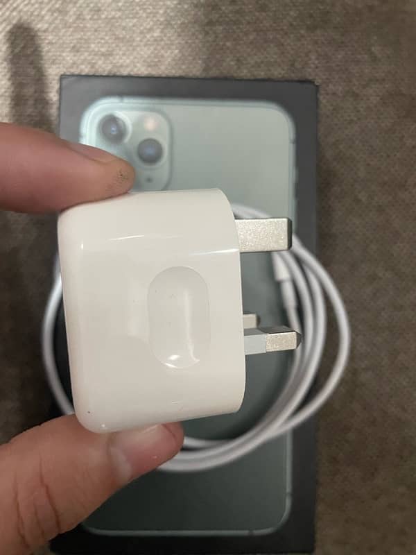 iphone 11 pro max ka 100% original box pulled charger hy 3