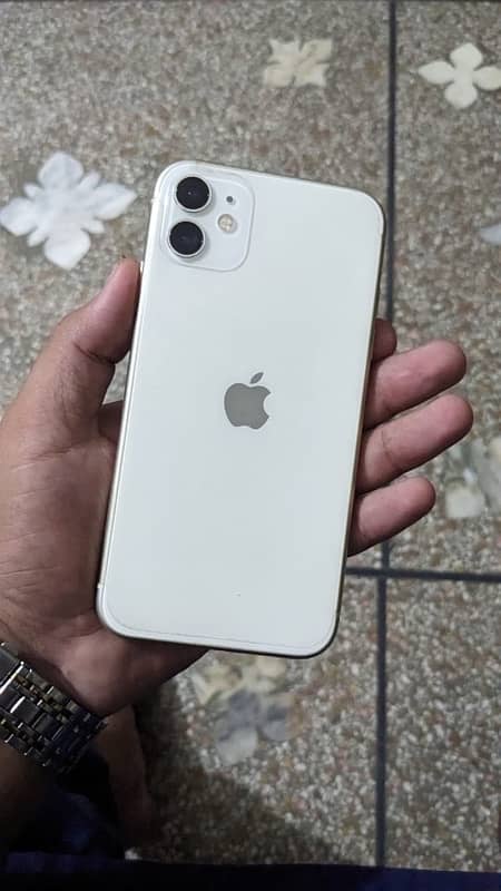 iPhone 11 non pta with box and charger 0