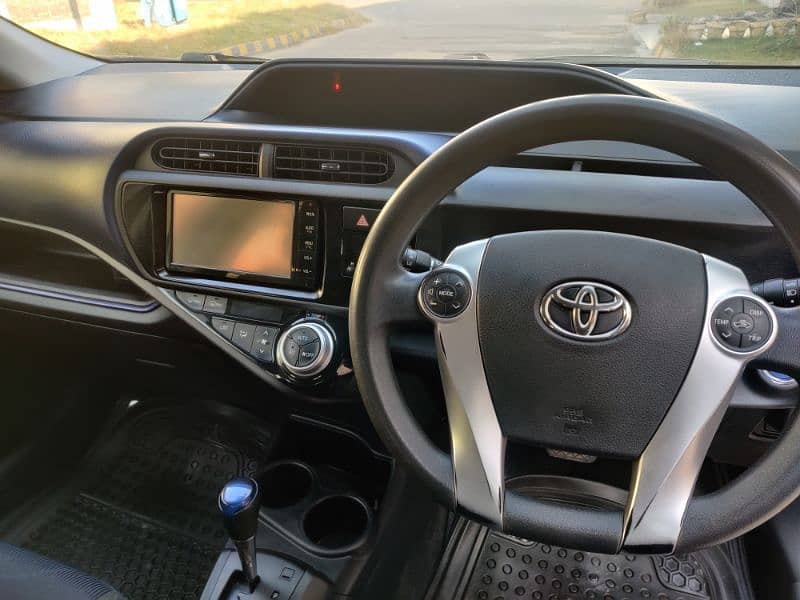 Toyota Aqua 2015 9