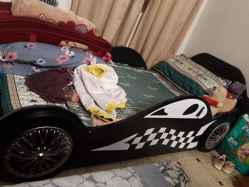 Children bed car shaped 1