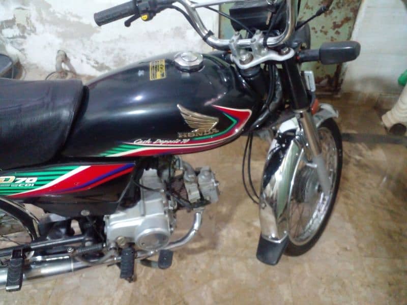 Honda CD 70 model 2017 O3O6/49/12/7/82) 0