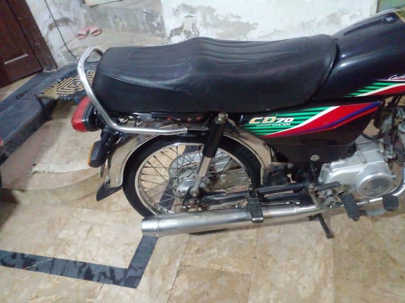 Honda CD 70 model 2017 O3O6/49/12/7/82) 7