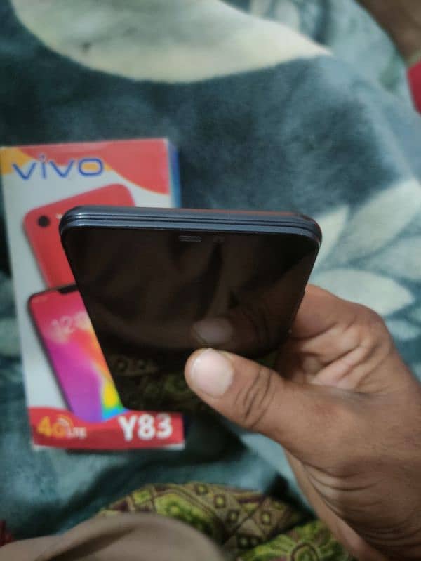 vivo RAM 6 + ROM 128 1