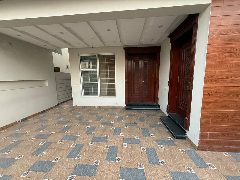 house for rent in royal orchard 0