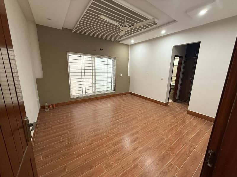 house for rent in royal orchard 5