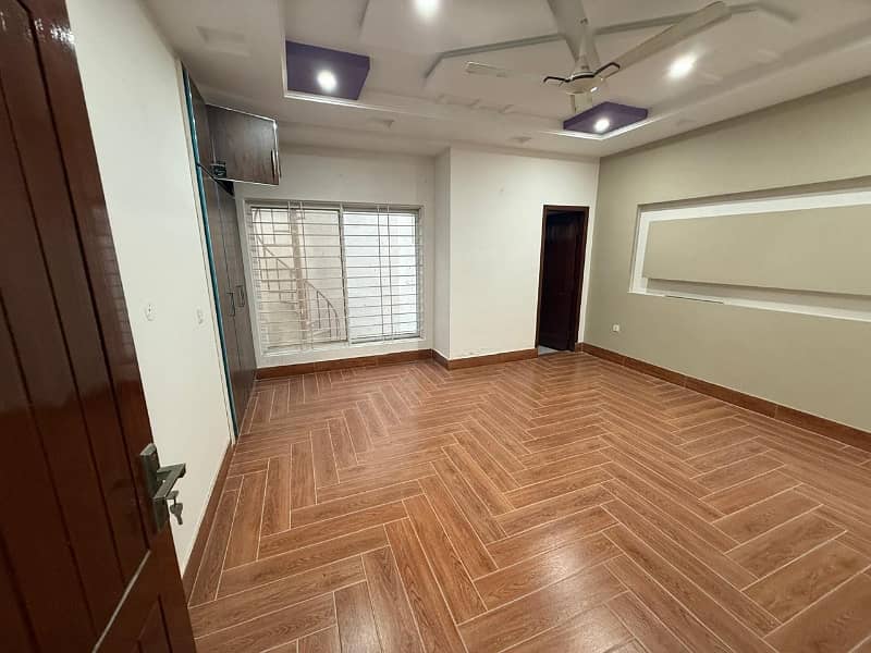 house for rent in royal orchard 7