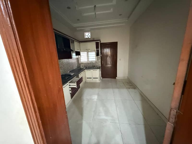 house for rent in royal orchard 13