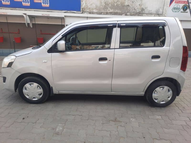 Suzuki Wagon R 2018 12