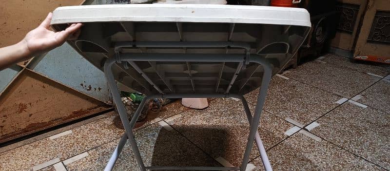 Plastic Folding Table 6