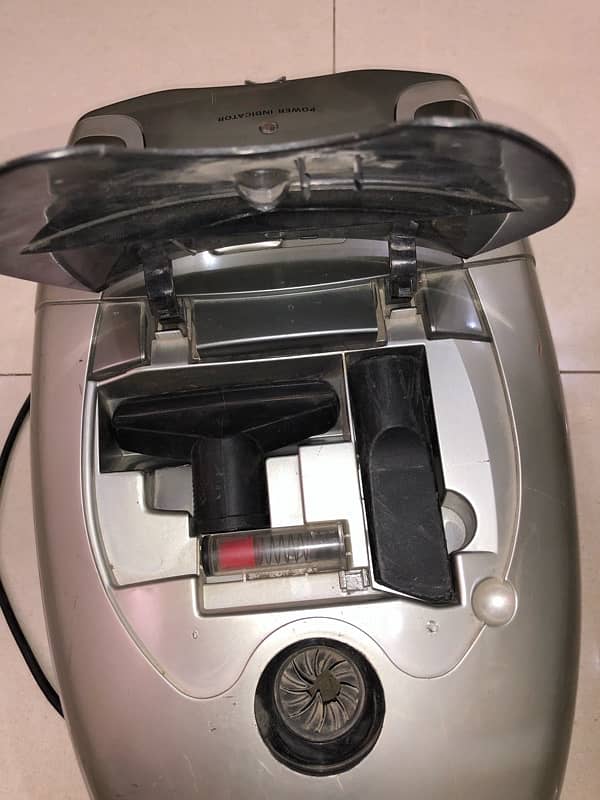 kenwood vacuum claeaner 4