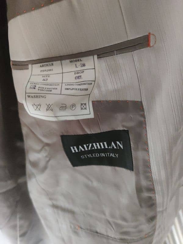 Haizhilan two piece suit in excellent condition 3