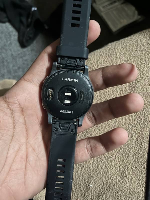 Garmin VivoActive 4 2