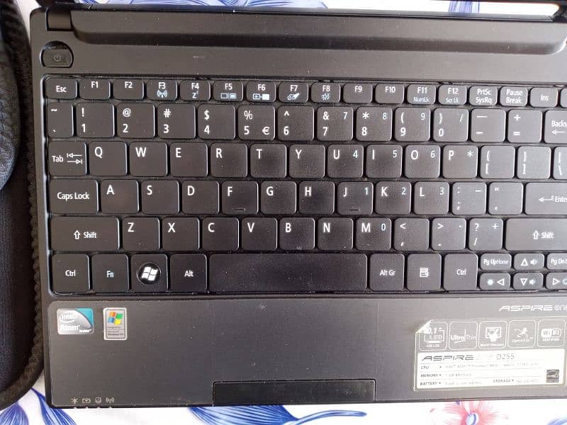 ACER ASPIRE ONE D255 3