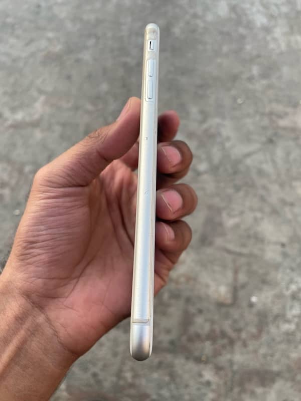 Iphone 8 plus NON PTA - Factory unlocked 10 by 10 condition 1