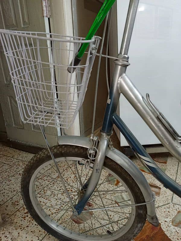 female bicycle slightly used 5