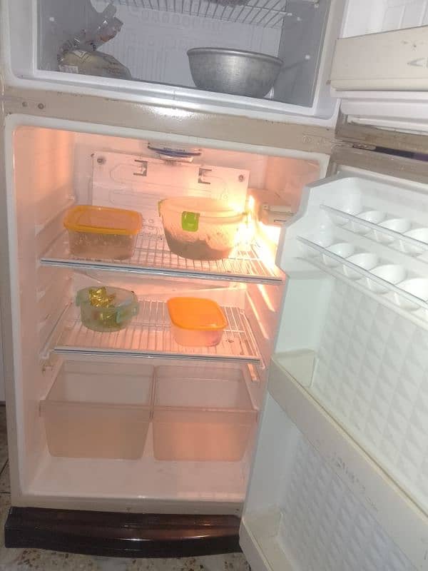 Dawlance Fridge, For Sale, in good condition, running condition 6