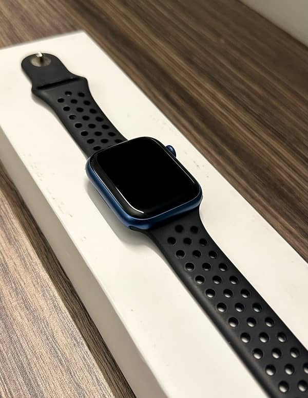 Apple Watch Series 7 45mm 0