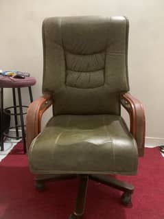 Premium Boss chair for sale urgently