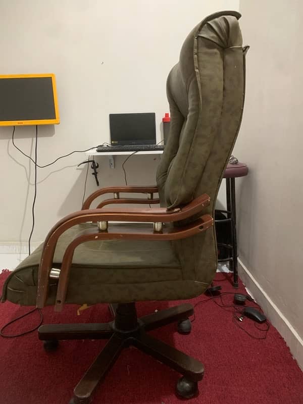 Premium Boss chair for sale urgently 1