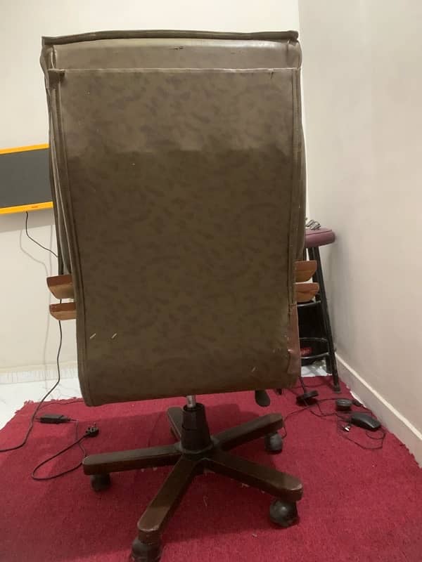 Premium Boss chair for sale urgently 2