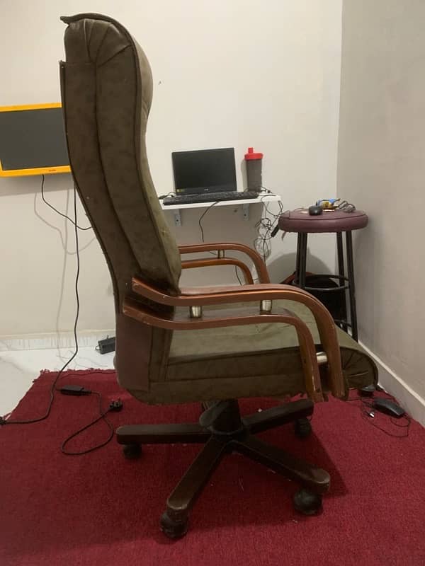 Premium Boss chair for sale urgently 3