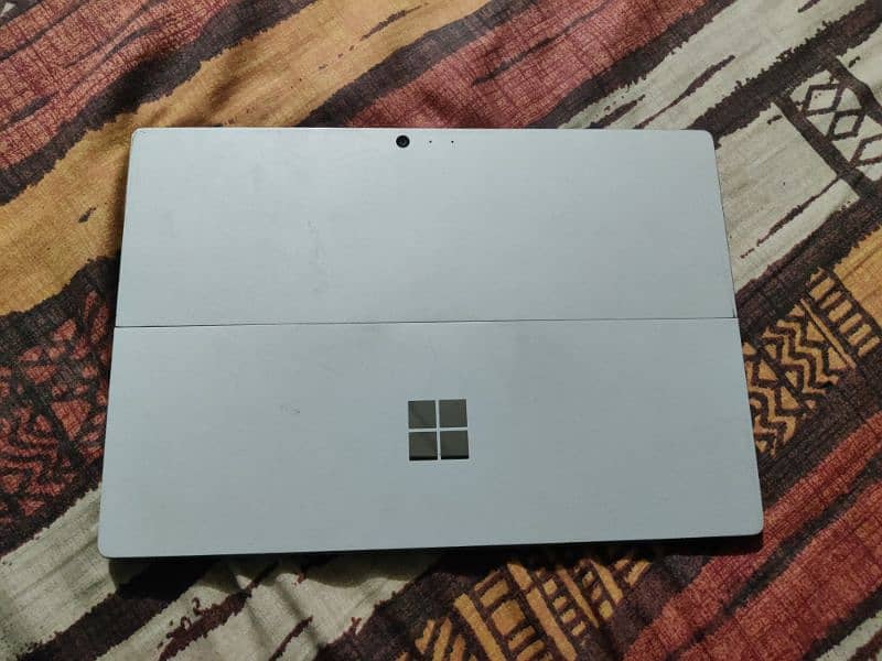 Microsoft Surface Pro 4 8/256 0