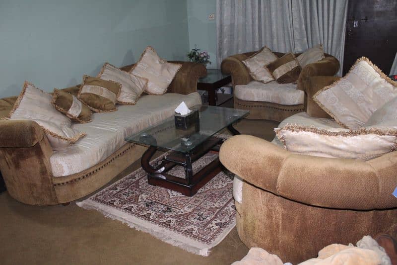 For Sale: 7-Seater Sofa Set in Excellent Condition 4