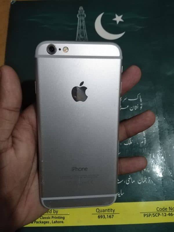 iPhone 6 non PTA 16gb Screen mein one small shade Urgent sell 1